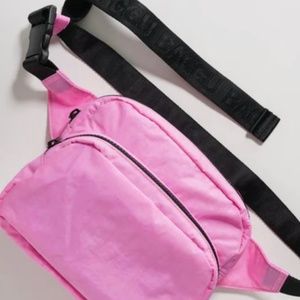 ISO BAGGU fanny pack In bright pink